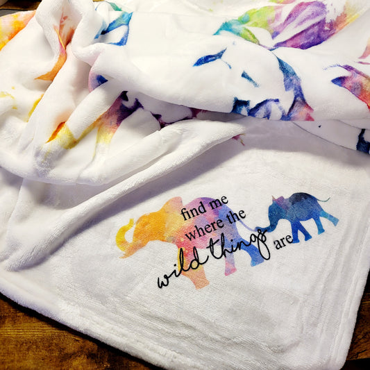 Elefante y bebé - Cosas salvajes - Fondo del arco iris de salpicaduras de luz - Manta de bebé - Blanco (Hecho a pedido) 