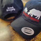 Gorro negro de rinoceronte y bebé